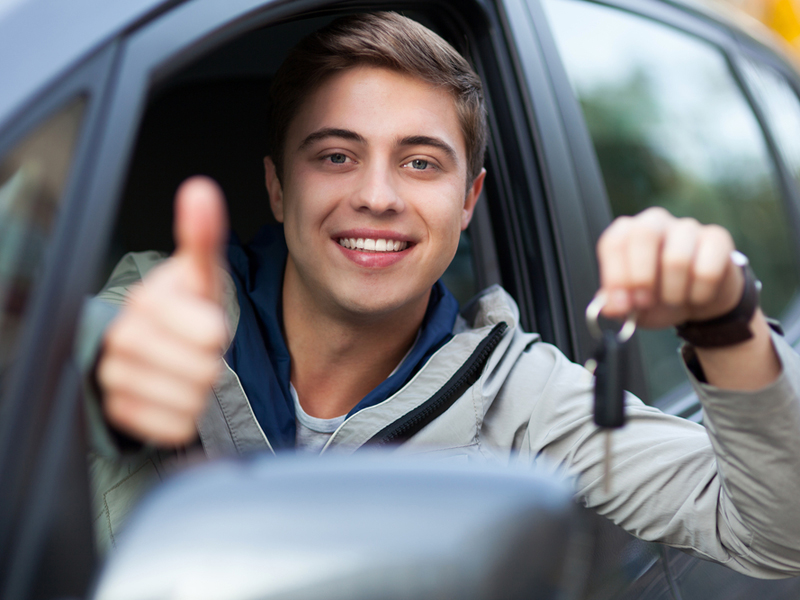 jovenauto_elvolante jovenauto_elvolante